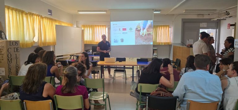 Presentamos el proyecto al Claustro