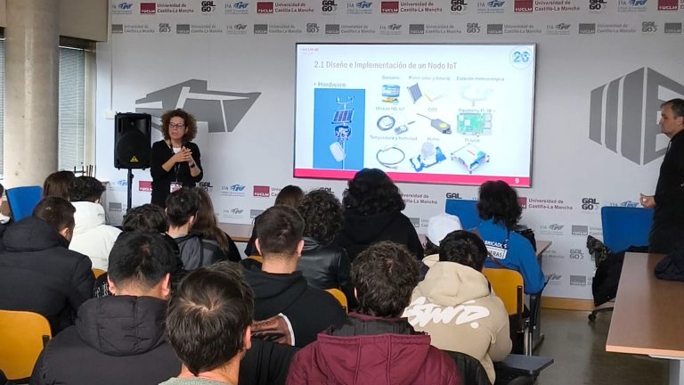 El IES Cañada de la Encina refuerza su proyecto de innovación con una visita técnica al I3A de la UCLM